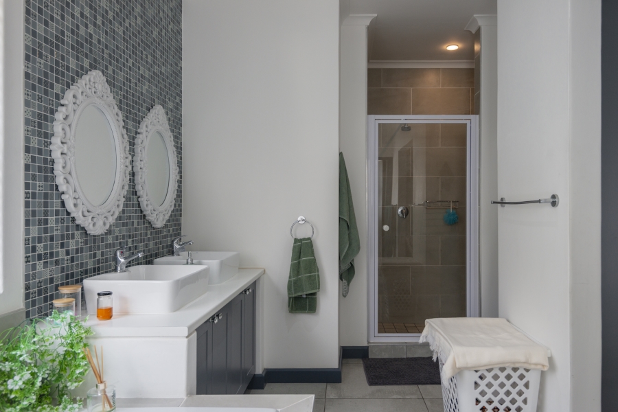 4 Bedroom Property for Sale in Country Club Western Cape